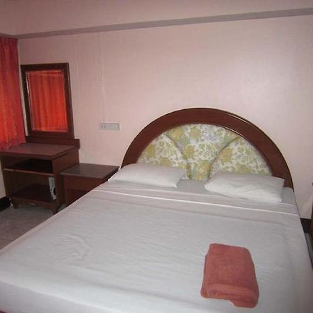 Aa Guesthouse Pattaya Zimmer foto