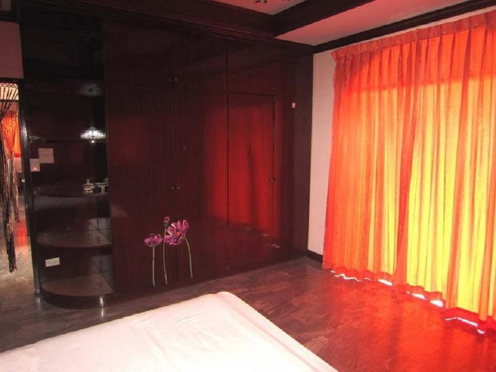 Aa Guesthouse Pattaya Zimmer foto